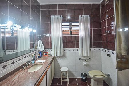 Casa à venda com 140m², 2 quartos e 2 vagasBanheiro