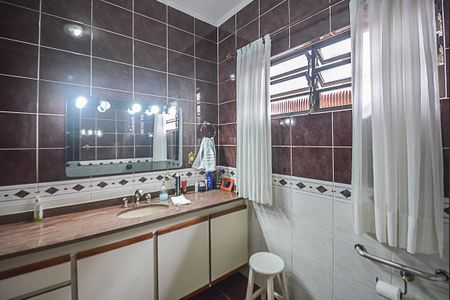 Casa à venda com 140m², 2 quartos e 2 vagasBanheiro