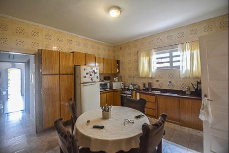 Casa à venda com 140m², 2 quartos e 2 vagasCozinha