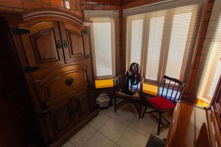 Casa de condomínio à venda com 283m², 3 quartos e 10 vagasEscritório