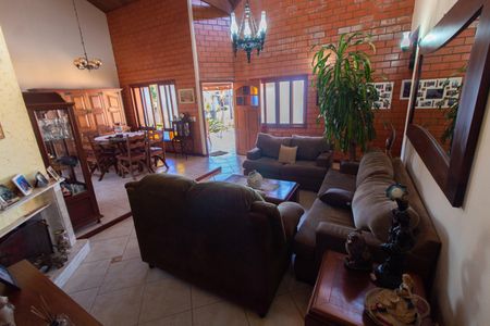 Casa de condomínio à venda com 283m², 3 quartos e 10 vagasSala