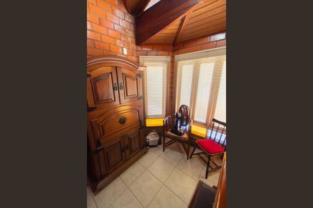 Casa de condomínio à venda com 283m², 3 quartos e 10 vagasEscritório