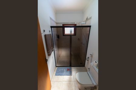 Casa de condomínio à venda com 283m², 3 quartos e 10 vagasBanheiro da Suíte