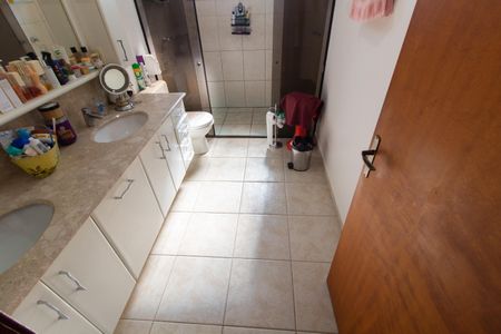 Casa de condomínio à venda com 283m², 3 quartos e 10 vagasBanheiro da Suíte 3