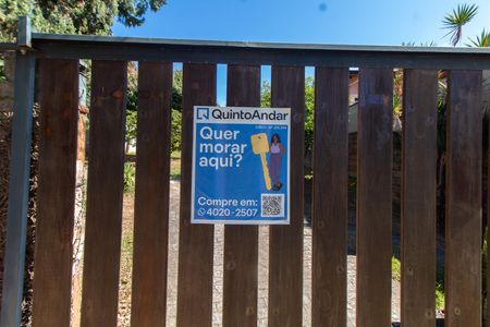 Casa de condomínio à venda com 283m², 3 quartos e 10 vagasPlaca