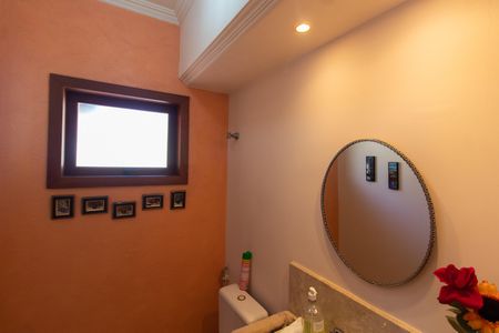 Casa de condomínio à venda com 283m², 3 quartos e 10 vagasLavabo