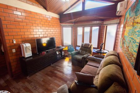 Casa de condomínio à venda com 283m², 3 quartos e 10 vagasSala