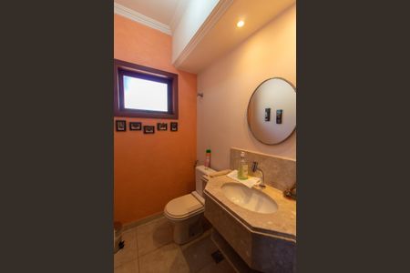 Casa de condomínio à venda com 283m², 3 quartos e 10 vagasLavabo