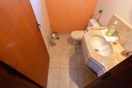 Casa de condomínio à venda com 283m², 3 quartos e 10 vagasLavabo