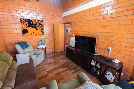 Casa de condomínio à venda com 283m², 3 quartos e 10 vagasSala