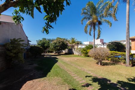 Casa de condomínio à venda com 283m², 3 quartos e 10 vagasÁrea Externa