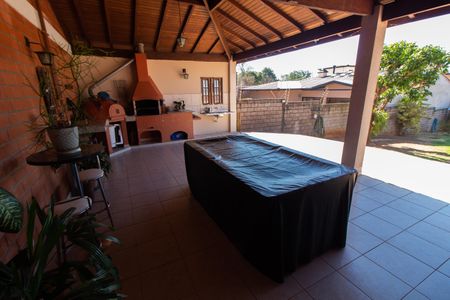 Casa de condomínio à venda com 283m², 3 quartos e 10 vagasÁrea Externa