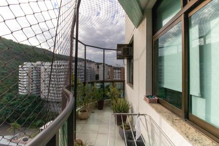 Apartamento à venda com 87m², 3 quartos e 1 vaga Apartamento à venda com 87m², 3 quartos e 1 vagaVaranda da Sala