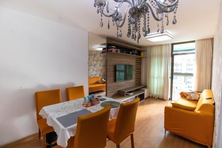 Apartamento à venda com 87m², 3 quartos e 1 vaga Apartamento à venda com 87m², 3 quartos e 1 vagaSala