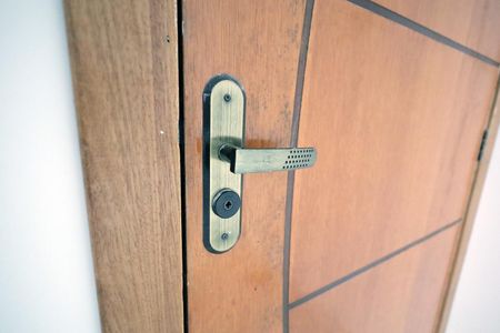 Apartamento à venda com 90m², 2 quartos e 1 vaga Apartamento à venda com 90m², 2 quartos e 1 vagaFechadura