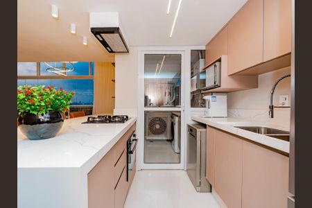 Cozinha de apartamento à venda com 2 quartos, 172m² em Vila Nova Conceição, São Paulo