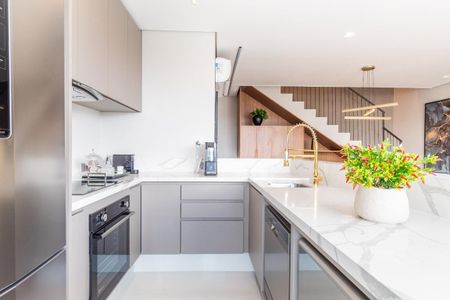 Cozinha de apartamento à venda com 2 quartos, 114m² em Vila Olímpia, São Paulo