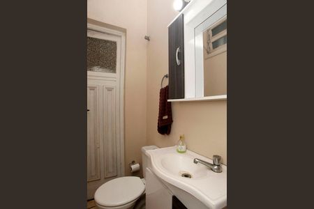 Casa à venda com 248m², 3 quartos e 2 vagasBanheiro de Serviço