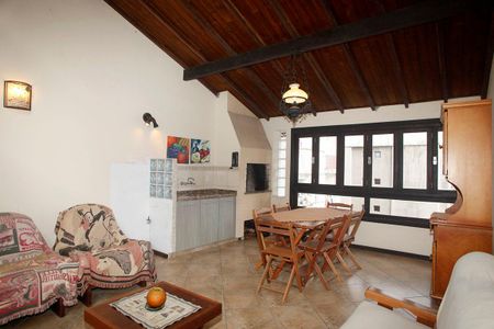 Casa à venda com 248m², 3 quartos e 2 vagasSala 3 Churrasqueira