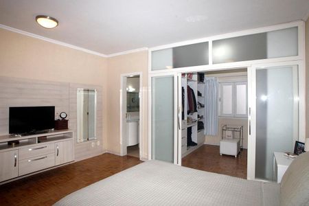 Casa à venda com 248m², 3 quartos e 2 vagasQuarto 1 Suíte