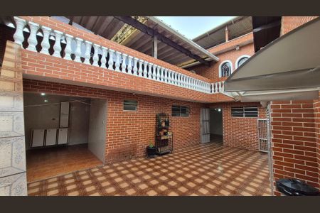 Casa à venda com 300m², 3 quartos e 6 vagas Casa à venda com 300m², 3 quartos e 6 vagasArea externa