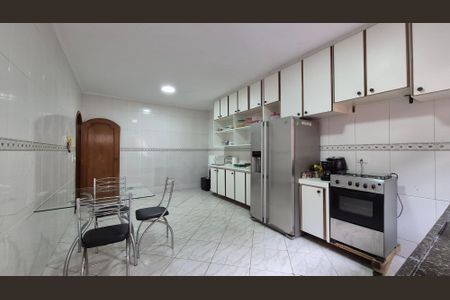 Casa à venda com 300m², 3 quartos e 6 vagas Casa à venda com 300m², 3 quartos e 6 vagasCozinha