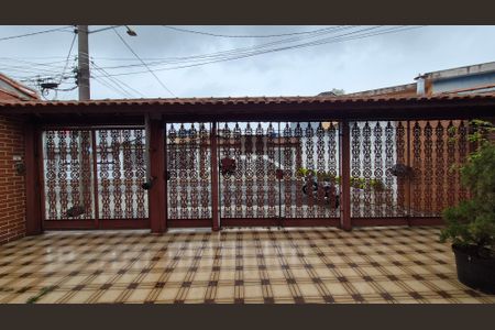 Vista de casa à venda com 3 quartos, 300m² em Vila Scarpelli, Santo André