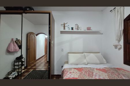 Casa à venda com 300m², 3 quartos e 6 vagas Casa à venda com 300m², 3 quartos e 6 vagasQuarto 2