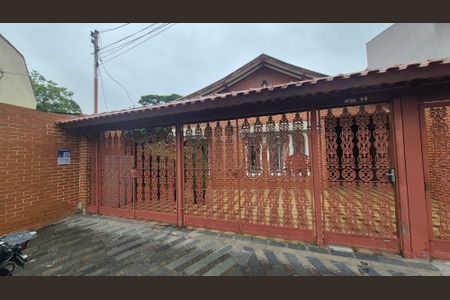 Casa à venda com 300m², 3 quartos e 6 vagas Casa à venda com 300m², 3 quartos e 6 vagasFachada