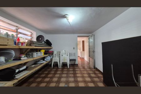 Casa à venda com 300m², 3 quartos e 6 vagas Casa à venda com 300m², 3 quartos e 6 vagasQuarto de serviço