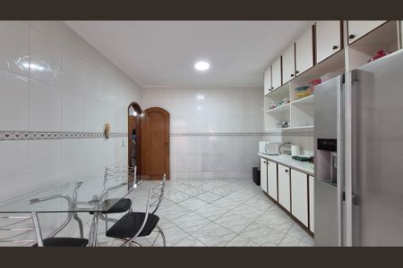 Casa à venda com 300m², 3 quartos e 6 vagas Casa à venda com 300m², 3 quartos e 6 vagasCozinha