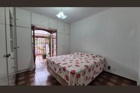 Casa à venda com 300m², 3 quartos e 6 vagas Casa à venda com 300m², 3 quartos e 6 vagasSuíte