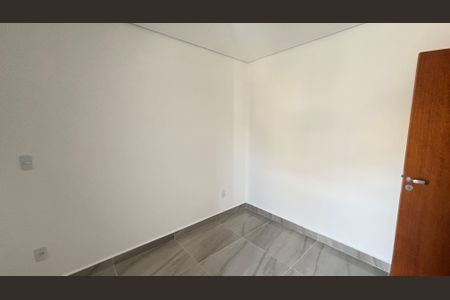 Casa à venda com 70m², 2 quartos e 2 vagasSuite 1