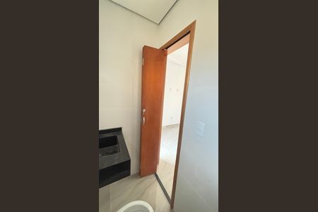 Casa à venda com 70m², 2 quartos e 2 vagasBanheiro da Suíte 2