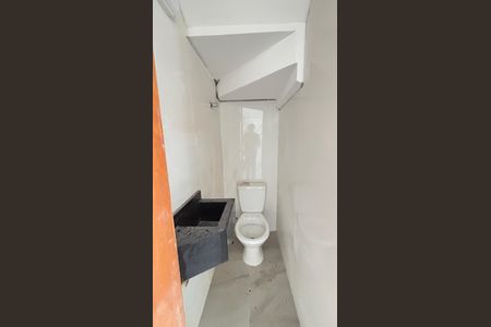 Casa à venda com 70m², 2 quartos e 2 vagasLavabo