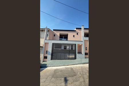 Casa à venda com 70m², 2 quartos e 2 vagasFachada