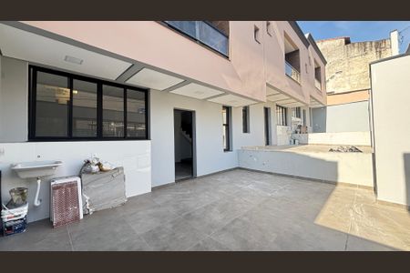 Casa à venda com 70m², 2 quartos e 2 vagasGaragem