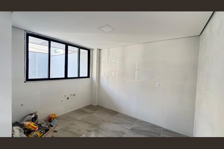 Casa à venda com 70m², 2 quartos e 2 vagasSala/Cozinha