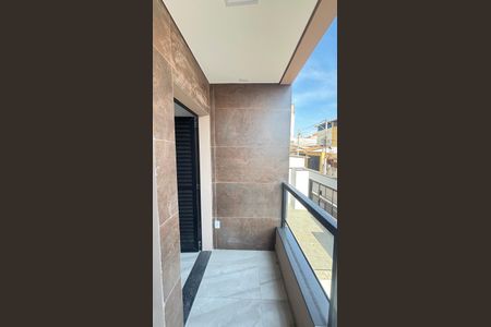 Casa à venda com 70m², 2 quartos e 2 vagasVaranda da Suíte 1