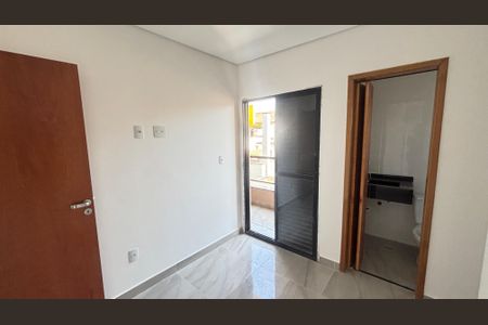 Casa à venda com 70m², 2 quartos e 2 vagasSuite 1