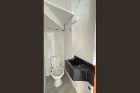 Casa à venda com 70m², 2 quartos e 2 vagasLavabo