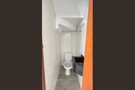 Casa à venda com 70m², 2 quartos e 2 vagasLavabo