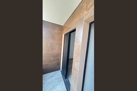 Casa à venda com 70m², 2 quartos e 2 vagasVaranda da Suíte 1