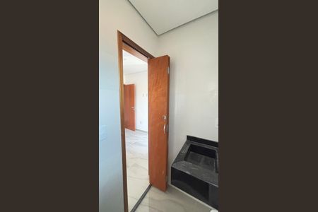 Casa à venda com 70m², 2 quartos e 2 vagasBanheiro da Suíte 1