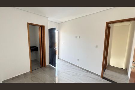 Casa à venda com 70m², 2 quartos e 2 vagasSuíte 2