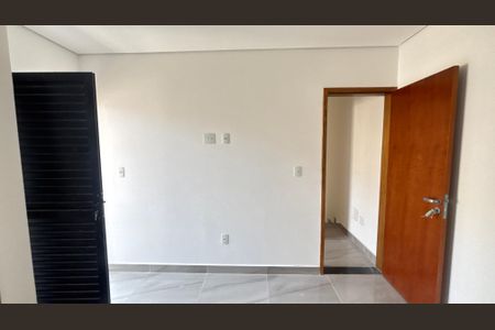 Casa à venda com 70m², 2 quartos e 2 vagasSuíte 2
