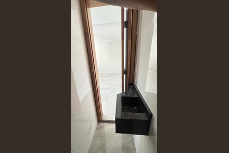 Casa à venda com 70m², 2 quartos e 2 vagasLavabo