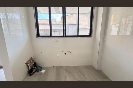 Casa à venda com 70m², 2 quartos e 2 vagasSala/Cozinha