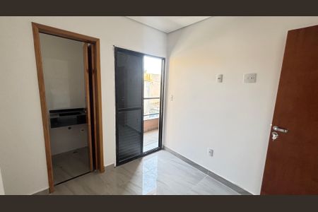 Casa à venda com 70m², 2 quartos e 2 vagasSuite 1