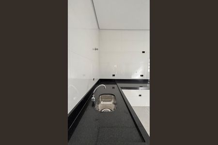 Casa à venda com 95m², 3 quartos e 2 vagas Casa à venda com 95m², 3 quartos e 2 vagasCozinha